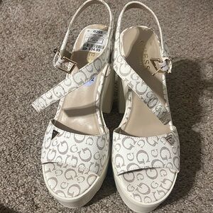 Brand new guess shoe